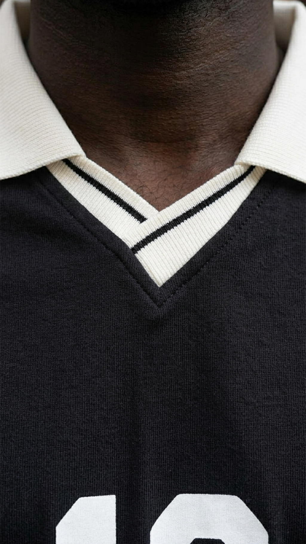 Polo shirt with contrasting ribbed trims